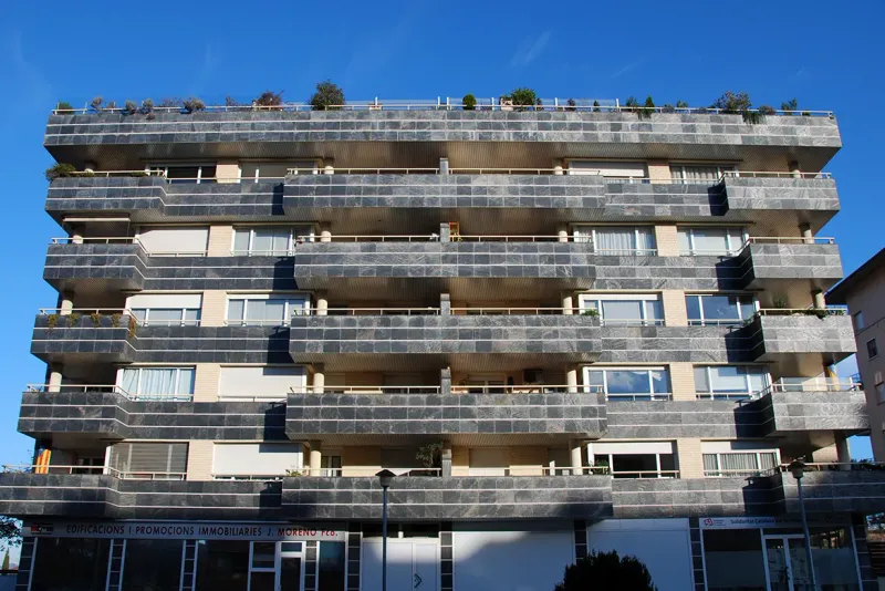 Obra de Edificaciones Moreno en l'Ató Bisbe, Vic