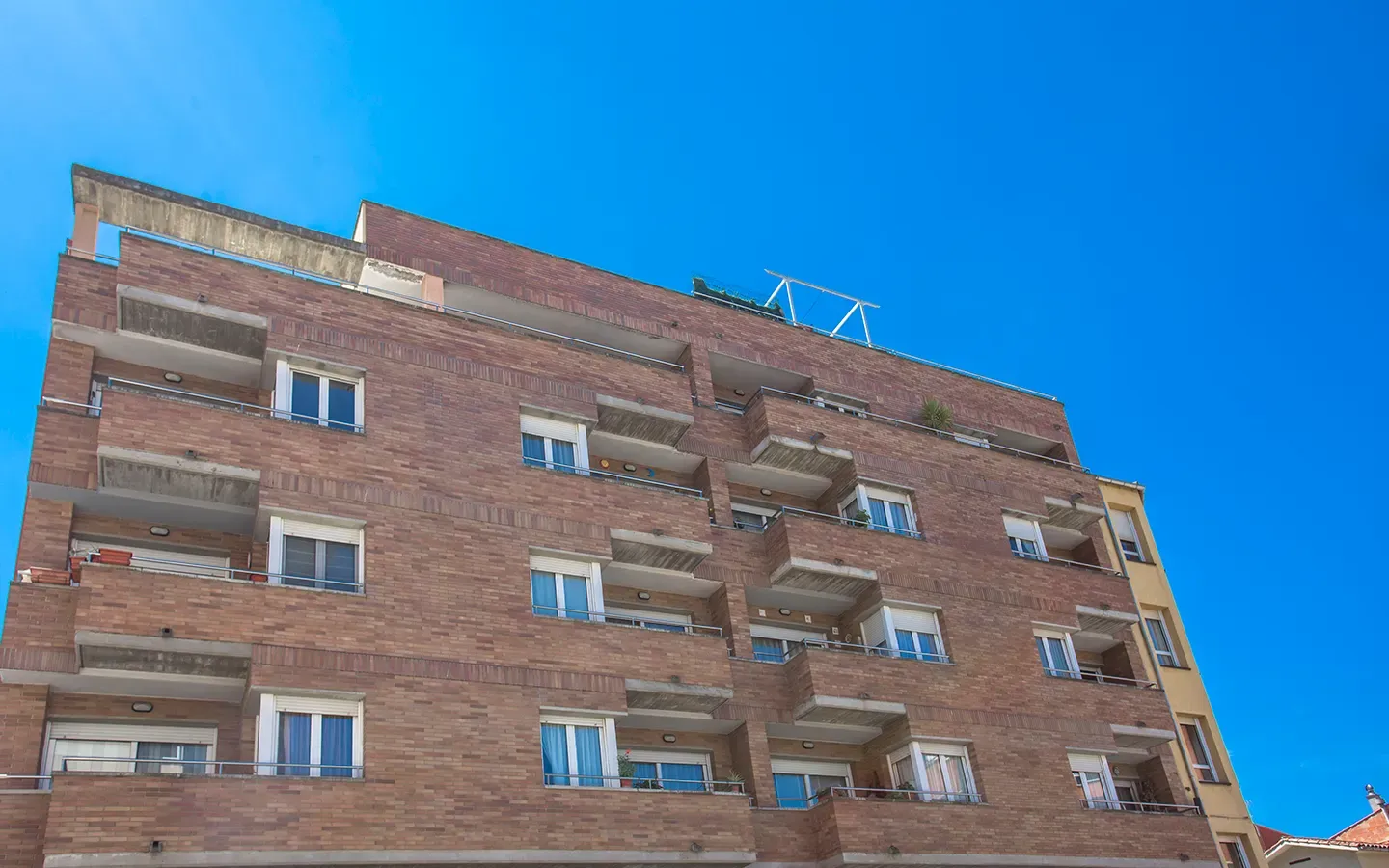 Obra de Edificaciones Moreno en Bisbe Strauch, Vic